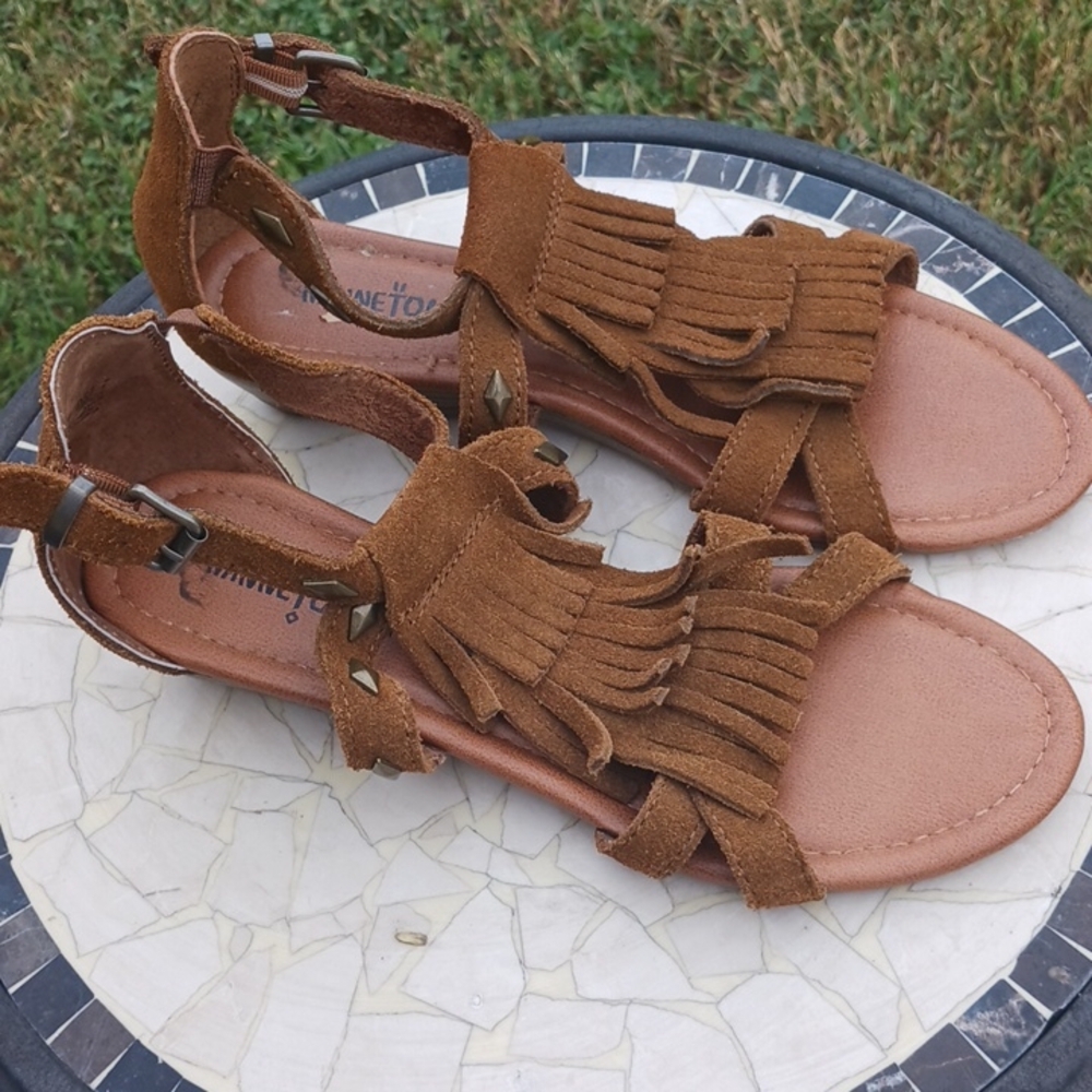 Minnetonka women's leather fringe sandals size 7 - Picture 2 of 9